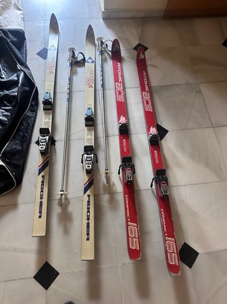 Equipo de esquí antiguo