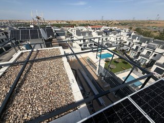 Pérgola metálica para paneles solares