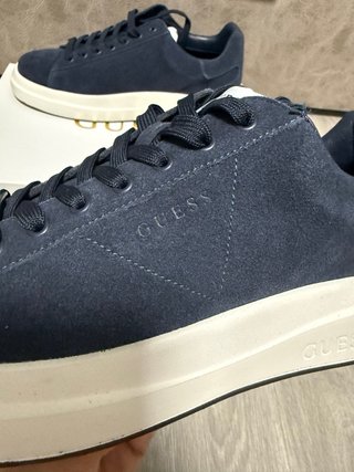Zapatos Guess Elba Azul Marino y Blanco