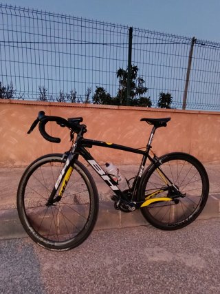 Bicicleta carretera carbono BH talla s 52