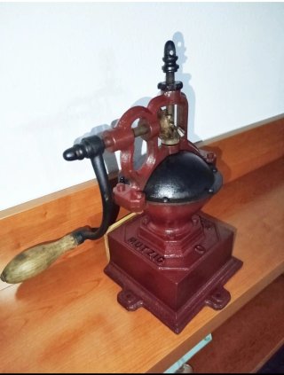 Molinillo de café antiguo