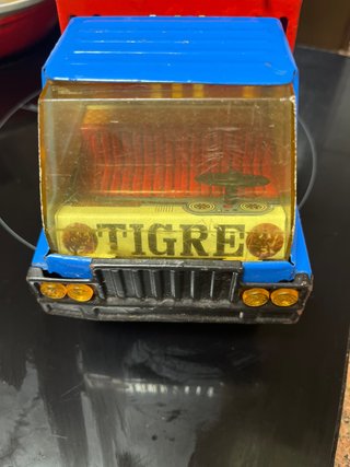 Camión de Juguete Antiguo Tigre