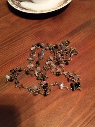 Joyero y minerales variados