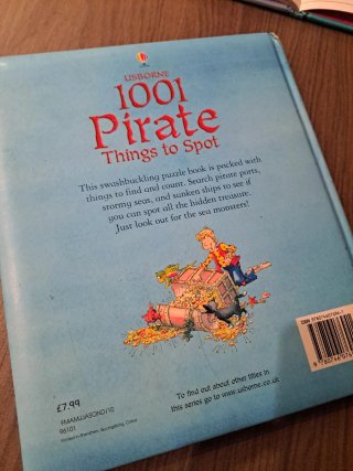 3 libros en ingles de "1001 things to spot"