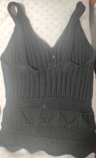 Top negro S con lazada y tejido calado