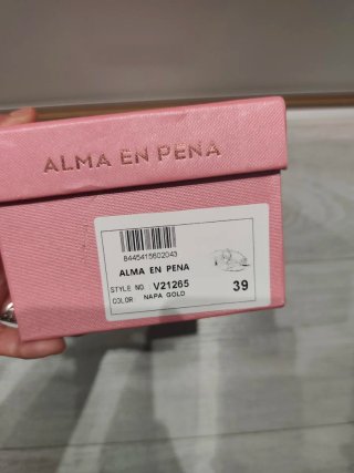 Sandalias doradas Alma en Pena sin estrenar