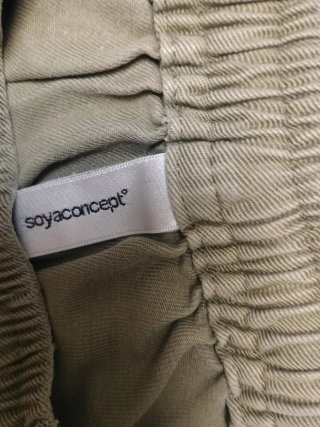 Pantalones finos beige mujer