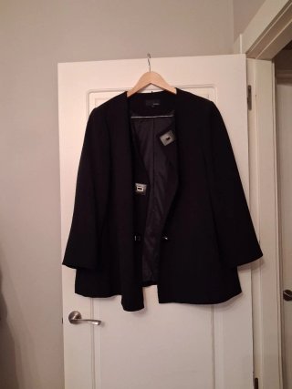 Elegante chaquetón negro señora