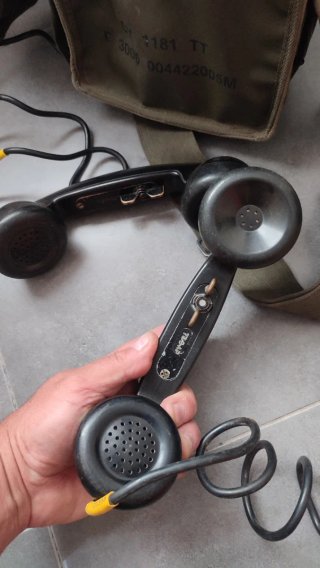 Teléfono de campaña militar antiguos