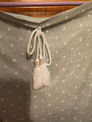 Vestido de verano verde con lunares