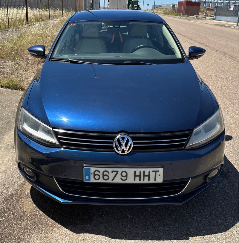 Volkswagen Jetta 2012 - foto 1
