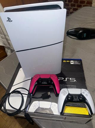 PS5 Slim 1TB + 2 Mandos