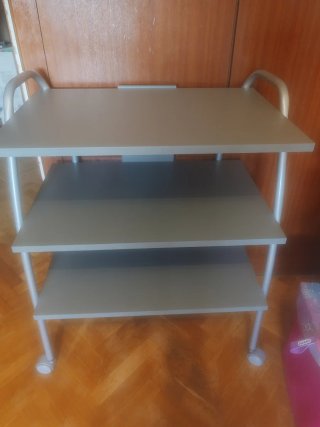 Tavolo da lavoro con ruote