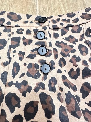 Shorts de leopardo con botones