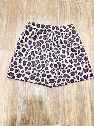 Shorts de leopardo con botones