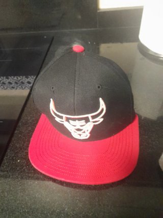 Lote 3 Gorras: FILA, Bulls y Gris