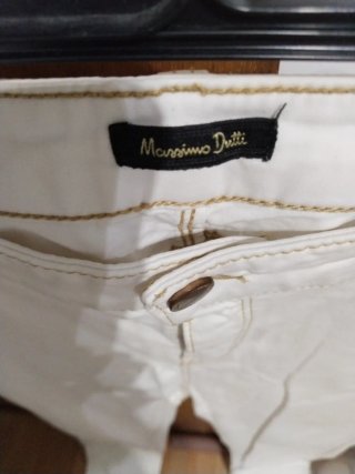 Pantalón pitillo beige