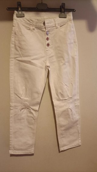 Jeans bianchi corti con elastico interno