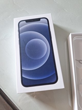 iPhone 12 128GB Negro, regalo otro.