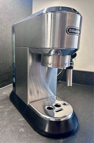 Cafetera DeLonghi con molinillo