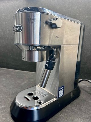 Cafetera DeLonghi con molinillo