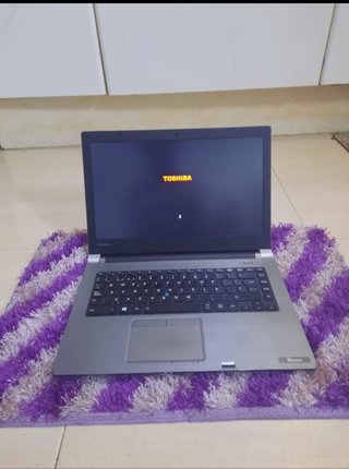 Ordenador portátil Toshiba i5