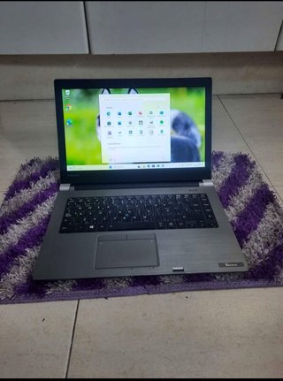 Ordenador portátil Toshiba i5