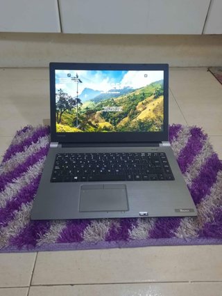 Ordenador portátil Toshiba i5