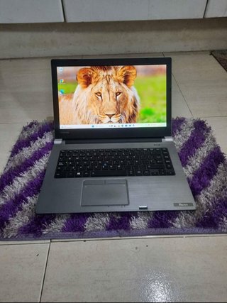 Ordenador portátil Toshiba i5