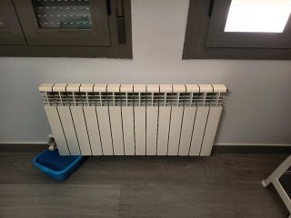 Radiador grande blanco de agua medidas 96 ancho