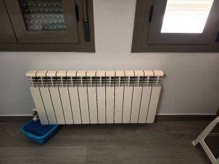 Radiador grande blanco de agua medidas 96 ancho