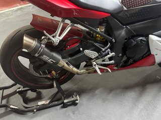 Yamaha R1 Roja y Blanca - Full Extras