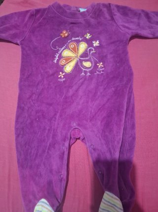 Pelele morado talla 68cm