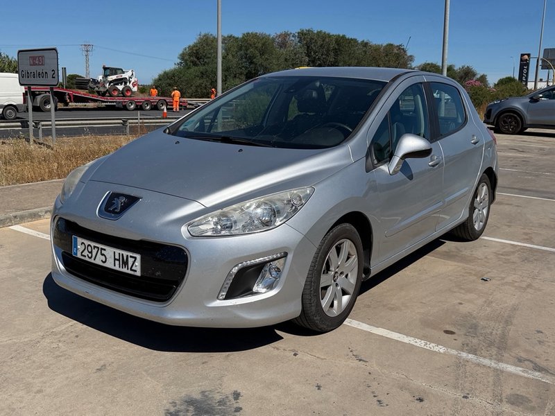 Peugeot 308 2012 - foto 1