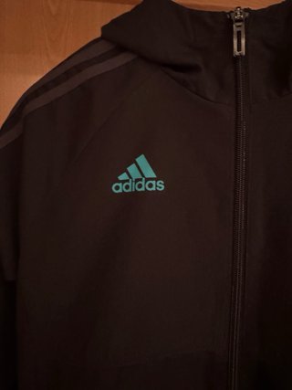 Vendo giacca sportiva Adidas del Real Madrid
