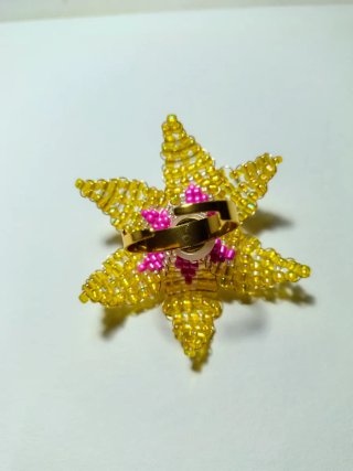 Anillo Flor Hecho a Mano con Cuentas
