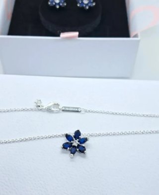 Conjunto Pandora Flor Zafiro y Diamante