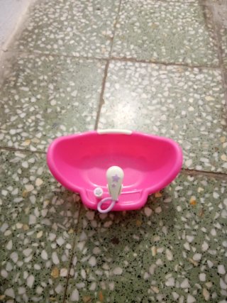 Bañera rosa de juguete