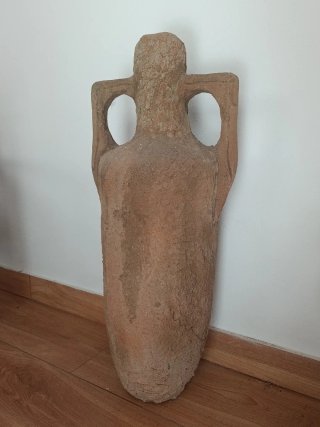 Ánfora de terracota antigua