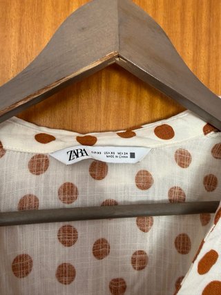 Camisa Zara polka dots tamanho XS