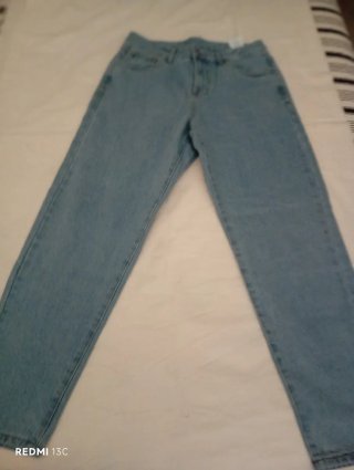 Pantalón vaquero talla 40 sin estrenar de chico .