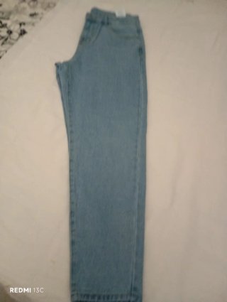 Pantalón vaquero talla 40 sin estrenar de chico .