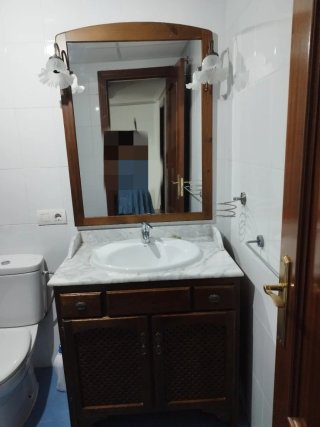 Mueble de baño madera y mármol