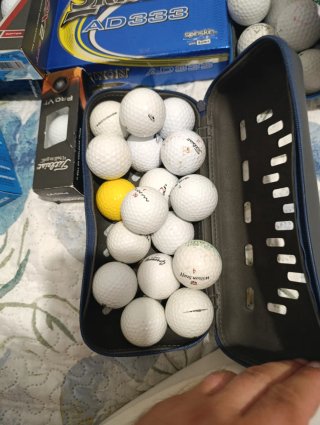 Lote de bolas de golf Srixon y TaylorMade