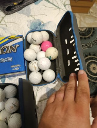 Lote de bolas de golf Srixon y TaylorMade