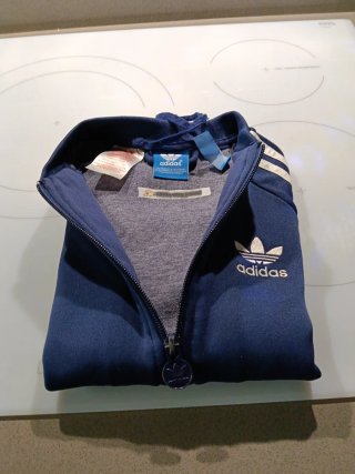 Chaqueta Adidas Azul con Rayas, talla 7-8 años