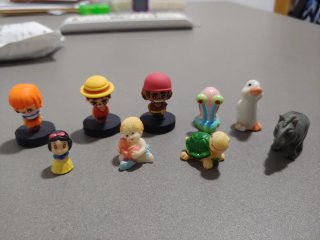 Figuritas varias roscos y otras colecciones