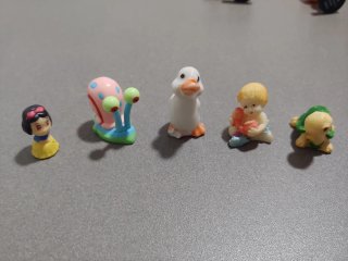 Figuritas varias roscos y otras colecciones