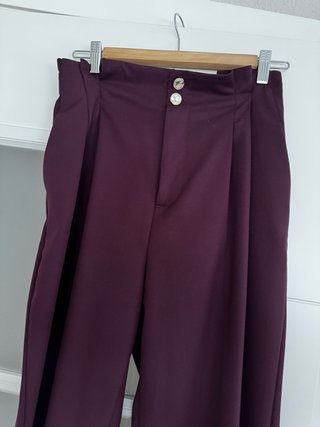 Pantalón morado de Zara, talla S