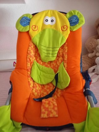Hamaca para bebé con diseño de jirafa